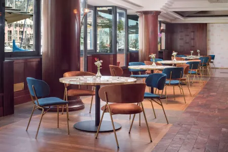 NH Collection Marina Отели рядом с достопримечательностью «Университет Генуи»