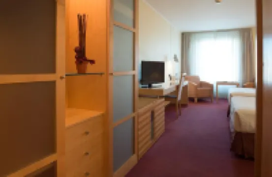 VIP Executive Entrecampos - Hotel & Conference