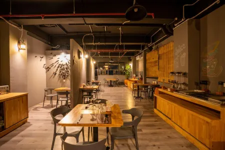 Hotel Grand Vista Отели в г. Ahlon