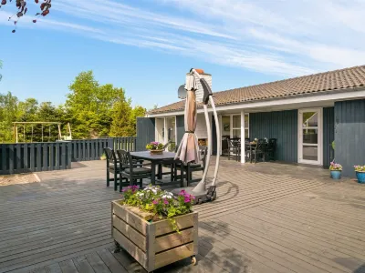 "Clarabelle" - 700m from the Sea