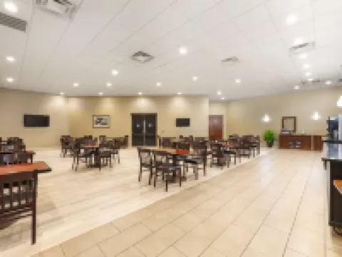 Best Western Plus Madison-Huntsville Hotel Hotels in Madison