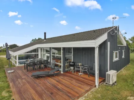 "Ilmo" - 950m from the Sea Отели в г. Bindslev