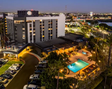 ダブルツリー バイ ヒルトン カーソン カーソンのホテル