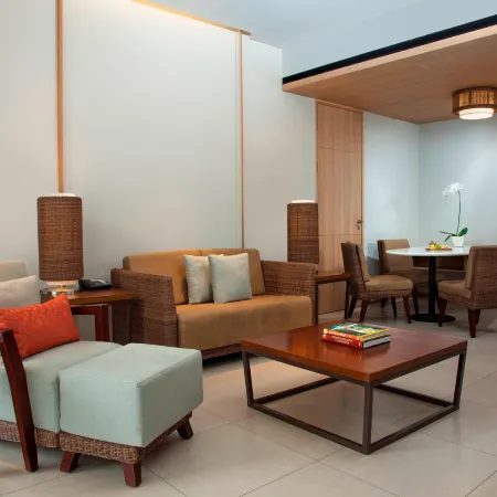 Courtyard by Marriott Bali Seminyak Resort Отели рядом с достопримечательностью «Пляж Дабл-Сикс»
