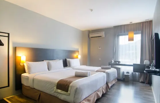 槓桿商務酒店（萬撓）