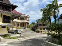 Sapadia Hotel and Cottage Parapat Hotel dekat Gereja HKI Parapat