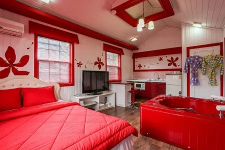 Hoengseong Pine Bell Pension Отели рядом с достопримечательностью «Hoengseong Welli Hilli Park Ski Resort»