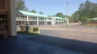 Traveler Inn and Suites