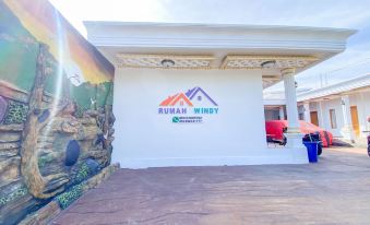 Rumah Windy Guest House Bira