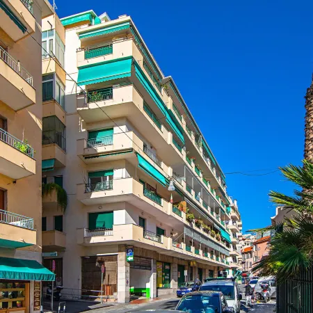 I Fiori 3-16 Apartment by Wonderful Italy