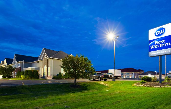 Best Western Crown Inn  Suites