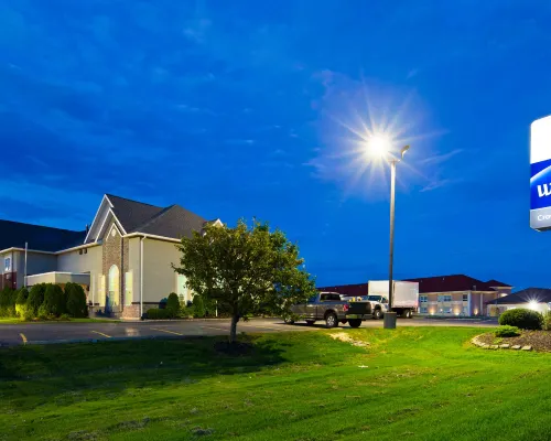 Best Western Crown Inn  Suites Hotels in Batavia