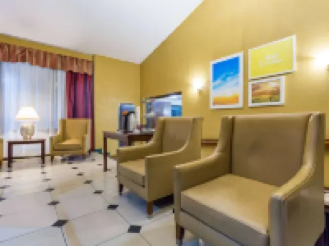 デイズ イン & スイーツ バイ ウィンダム ロッキー マウント ゴールデン イースト ロッキー・マウントのホテル