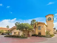 La Quinta Inn by Wyndham San Antonio Market Square Hotels near Downtown - Riverwalk