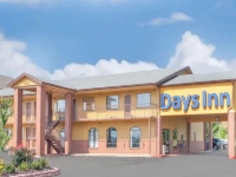 Days Inn by Wyndham Fayetteville Hotels in Washington County