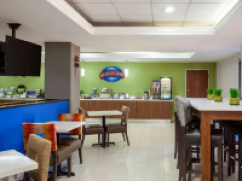 Baymont by Wyndham McDonough Hotels in McDonough