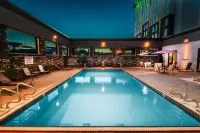 Carriage House Hotel and Conference Centre - Rooftop Pools