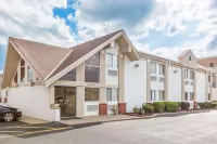 Super 8 by Wyndham Wichita Airport - Pet friendly