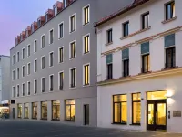 elaya hotel regensburg city center, Trademark Collection by Wyndham Hotels in der Nähe von Alte Steinbrücke