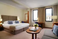 Corinthia Hotel St Petersburg - parking