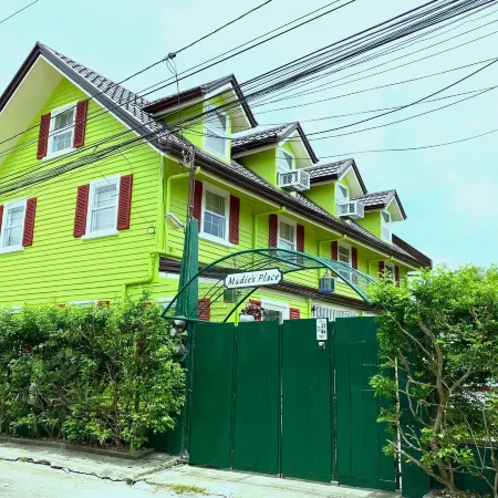Madie's Place B&B with Private Pool at Santa Rosa Near Enchanted Kingdom
