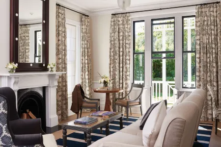 Mount Nelson, A Belmond Hotel, Cape Town Отели рядом с достопримечательностью «Devil's Peak»