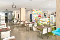 Urbanview Hotel Mulia Indah Palopo - Park Yeri