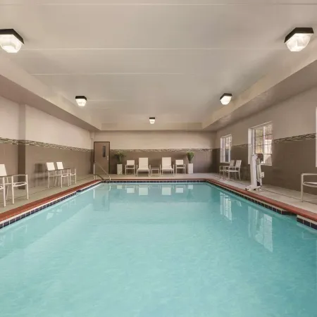Country Inn & Suites by Radisson, London, KY