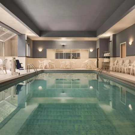 Country Inn & Suites by Radisson, Grand Rapids East, MI