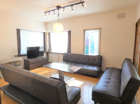 The House Chitose Station I