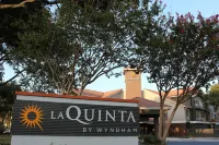 La Quinta Inn & Suites by Wyndham Dallas - Addison Galleria