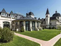 Pullman Tangshan Hotels near Botanical Pavilion