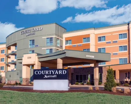 Courtyard Somerset Hotels in Somerset