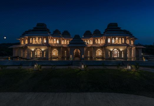 이볼브 백, 함피