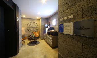 Gray hotel