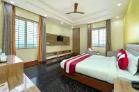 Hotel Sks Grand Palace-Vrindāvan