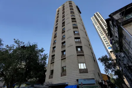 Hotel Ozone Inn Colaba Отели рядом с достопримечательностью «Keneseth Eliyahoo Synagogue»