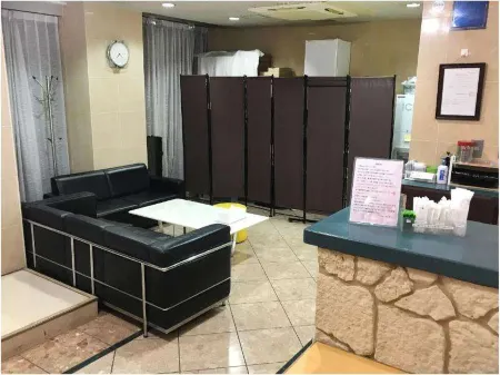 Business Hotel Mercury Royal Inn Group Отели рядом со станцией Akitsu Railway Station