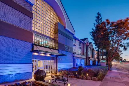 The Row Hotel, BW Signature Collection