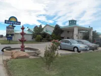 Days Inn by Wyndham Dalhart - parking