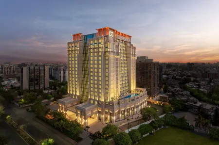ITC Narmada, a Luxury Collection Hotel, Ahmedabad Отели рядом с достопримечательностью «Индиан Институт оф Менеджмент Ахмедабад»