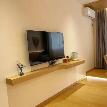 Maitreya Designer Dream Hutong Bieyuan (Huquan Ecological Park Honghe Water Town Store)