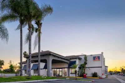 Motel 6 Artesia, CA Hotels near UNIQLO Los Cerritos