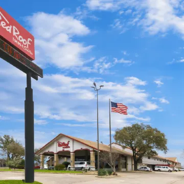 Red Roof Inn & Suites Irving - DFW Airport South