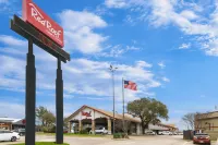 Red Roof Inn & Suites Irving - DFW Airport South Hotels near Grande Center