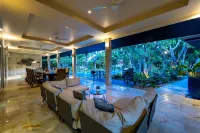 6 Bedroom Luxury Villa on Golf Course (PH125) - Huvilat