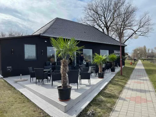 Waterfront Lodge Hotels in Dunapataj
