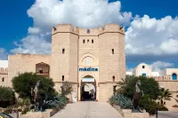 Diar Lemdina Hotel Hotels near location petit bateau