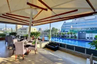 Iris the Business Hotel - Pools