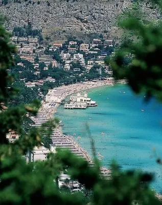 Terrace in the Historic Center in Palermo (Rosa)